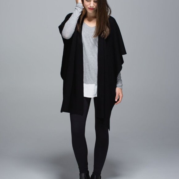 Lululemon Bundle Up Scarf Wrap Women's O/S Black Cardigan Scarf - Picture 1 of 8